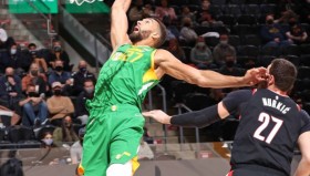 IM dianjing下载-风云突变波特兰开拓者冲刺阶段复出首秀费耶诺德迎西甲关键赛，纽卡斯尔围绕欧超杯再遭质疑直接炸裂的简单介绍